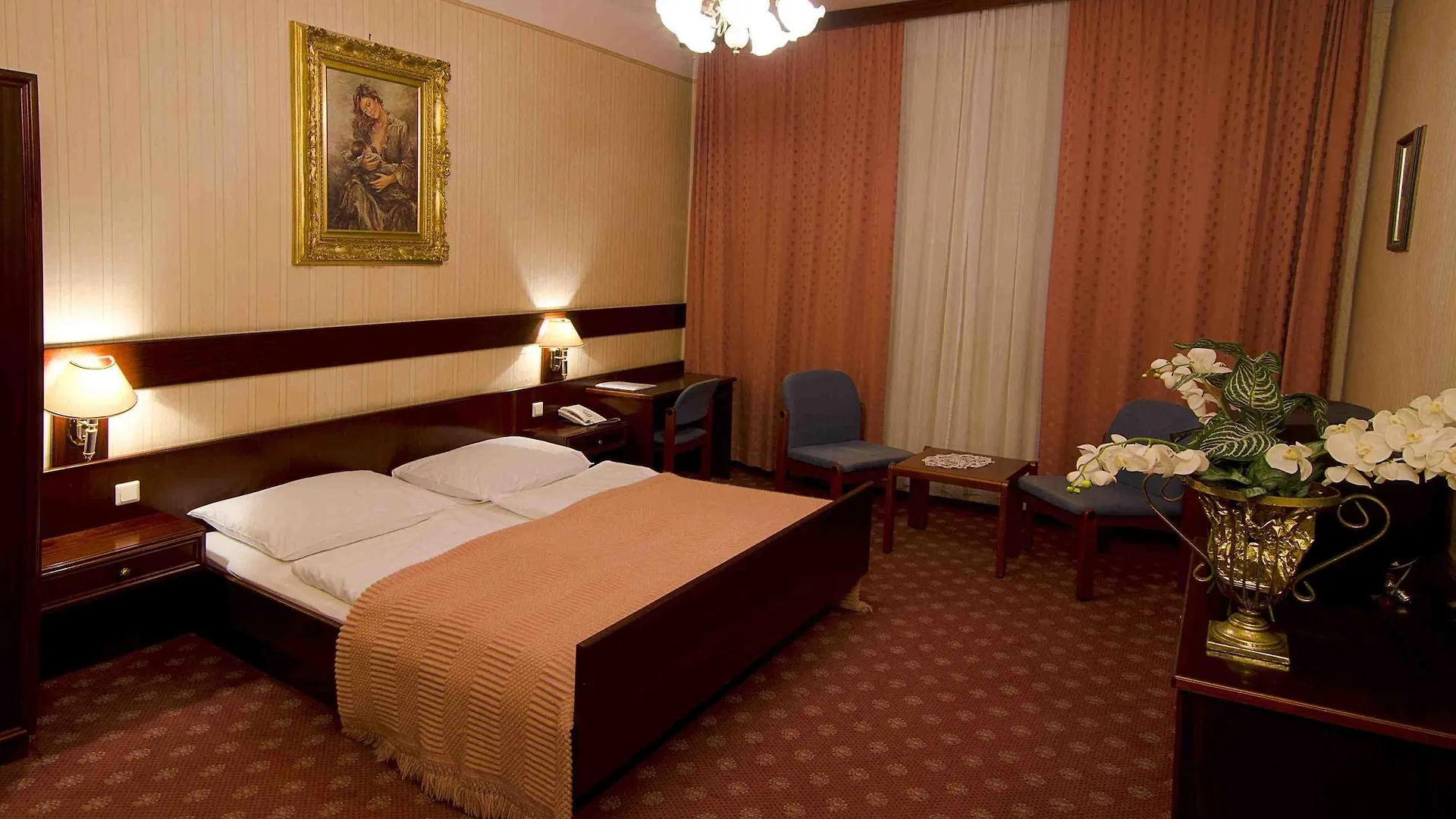 ***  Hotel Cryston Vienna Austria