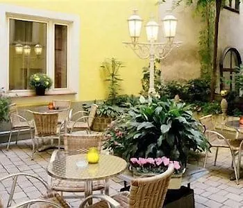 Hotel Cryston Vienna 3*,  Austria