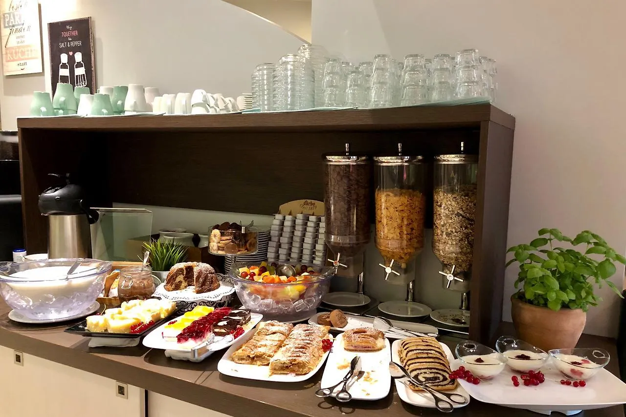 Hotel Cryston Vienna 3*,  Austria