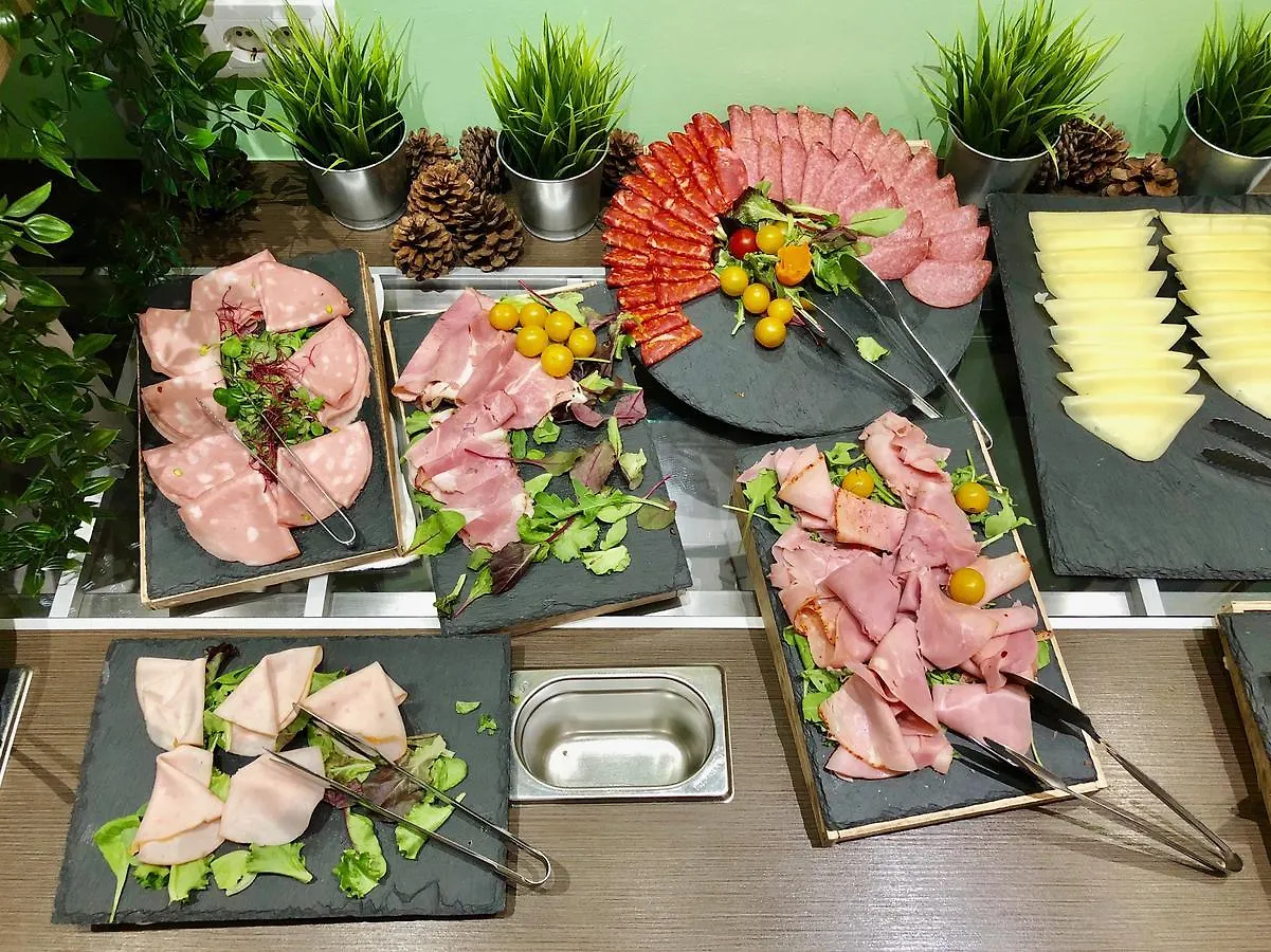 Hotel Cryston Wien