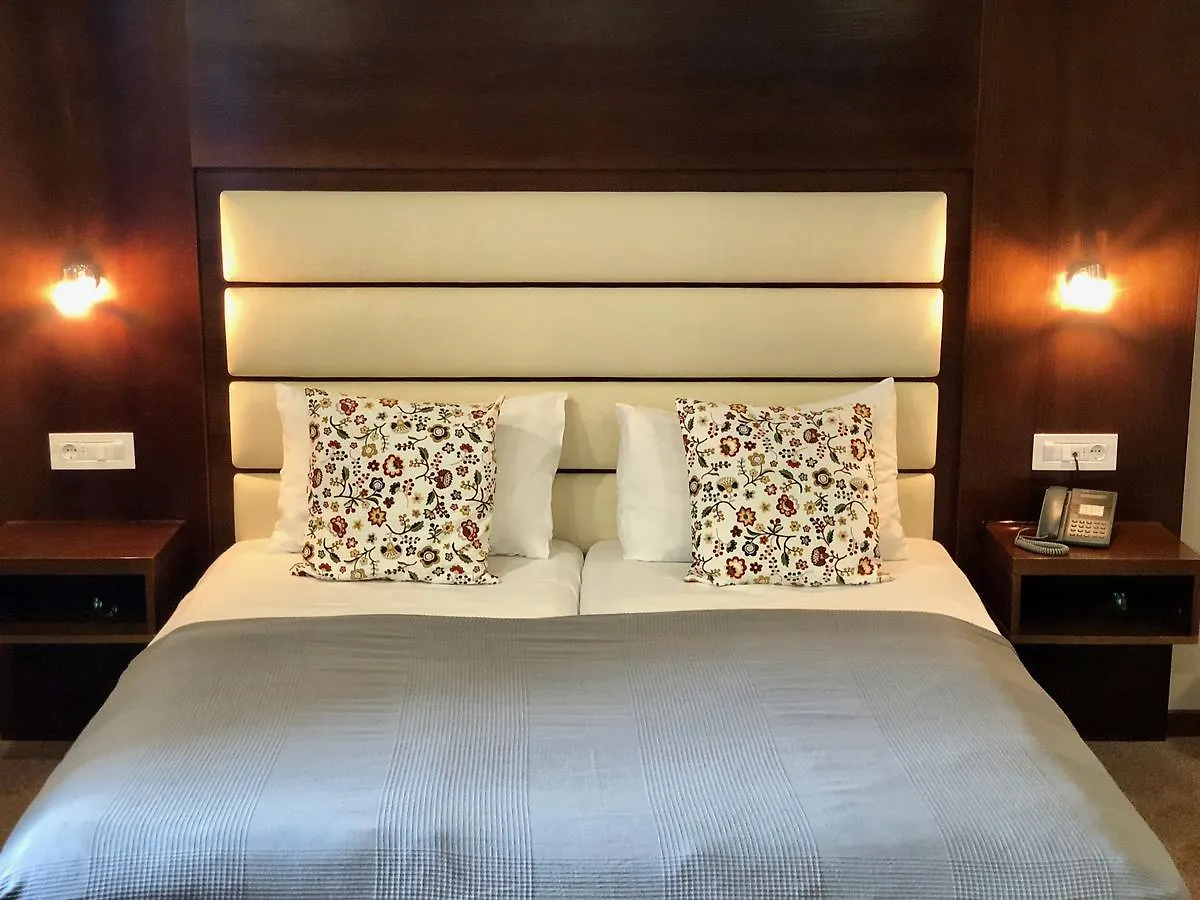 Hotel Cryston Vienna 3*,  Austria