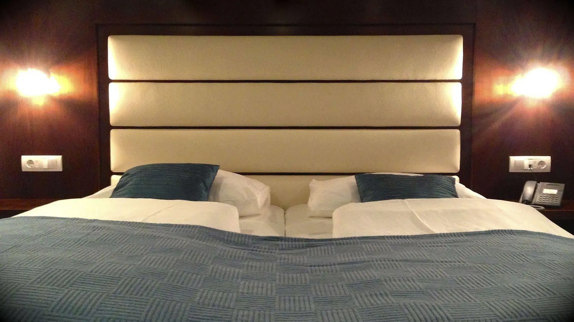Hotel Cryston Vienna 3*,